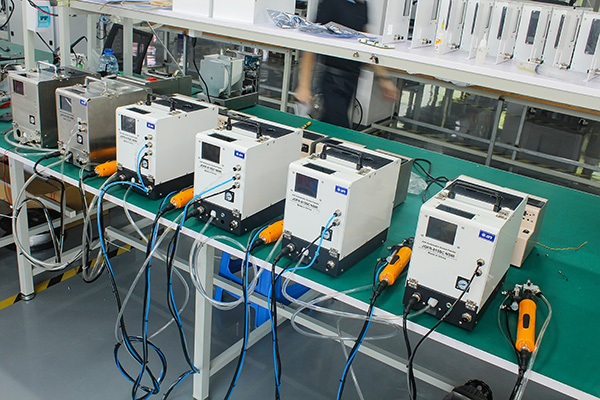 全自動(dòng)鎖螺絲機(jī)廠(chǎng)家哪家好，選堅(jiān)豐電子